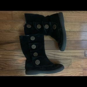 Gently used Tiempo boots